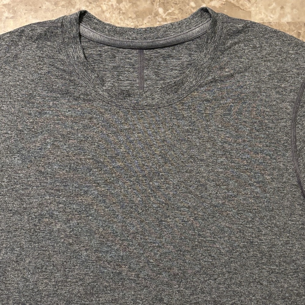 Lululemon Shirt Mens Medium Grey Soft Jersey Short Sleeve Tee Crew Yoga